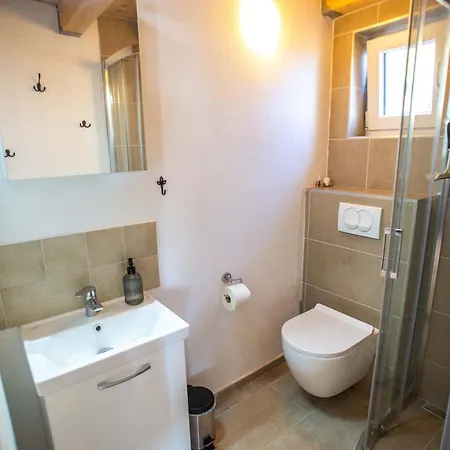 Ferienhaus Sea View Eco House With Pool, 250m To - Falcon View Hvar *